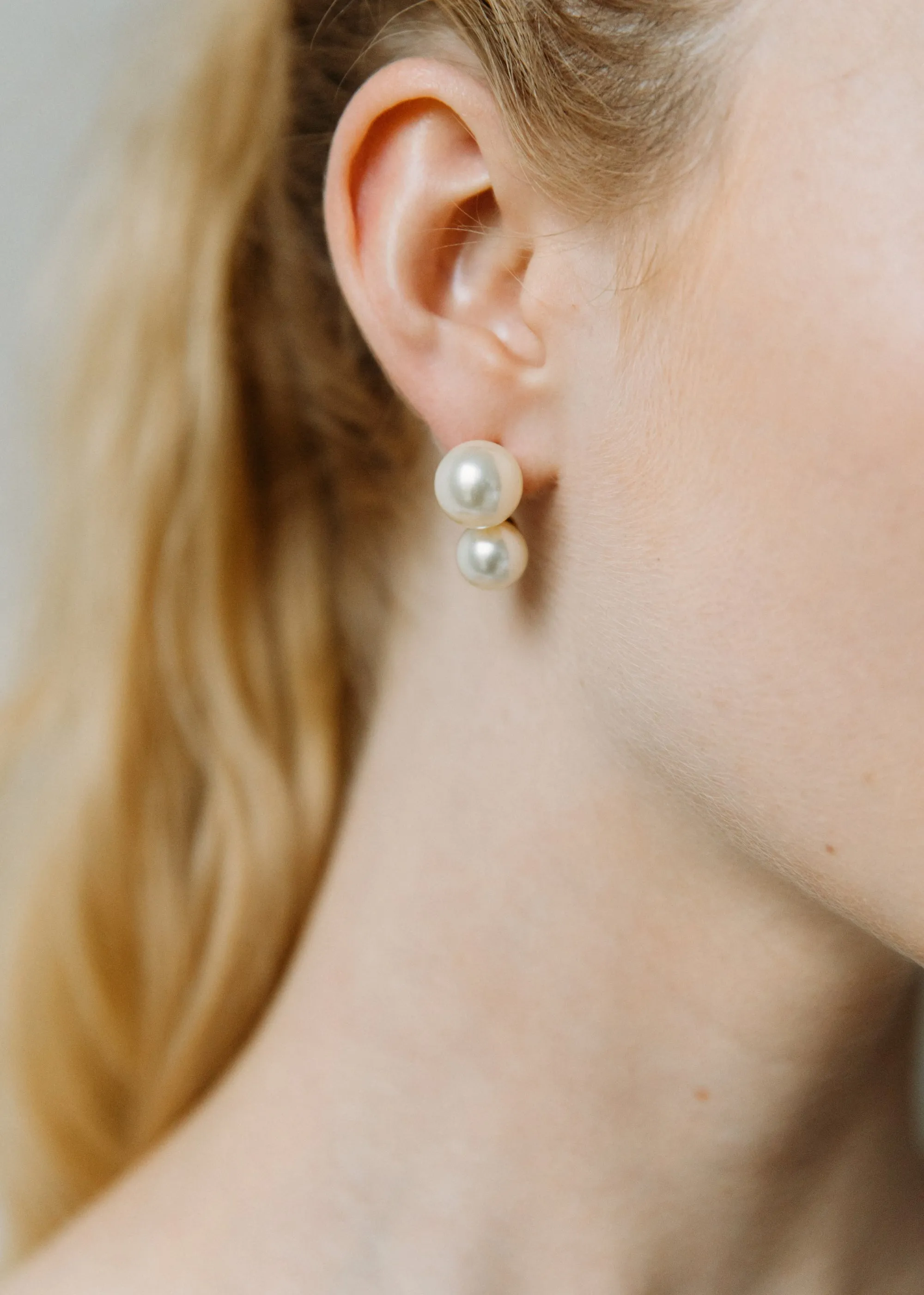 Gretel Pearl Earrings -- Gold Pearl
